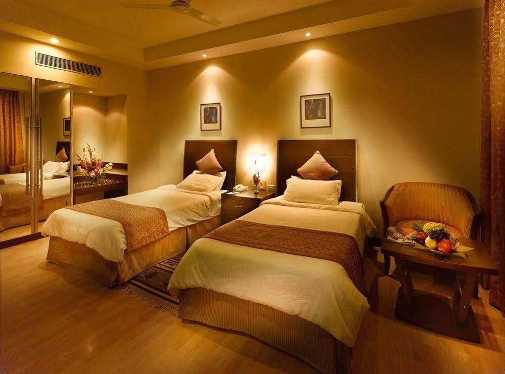 Hotel Hindusthan International, Варанаси Экстерьер фото