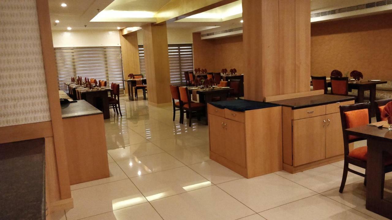 Hotel Hindusthan International, Варанаси Экстерьер фото