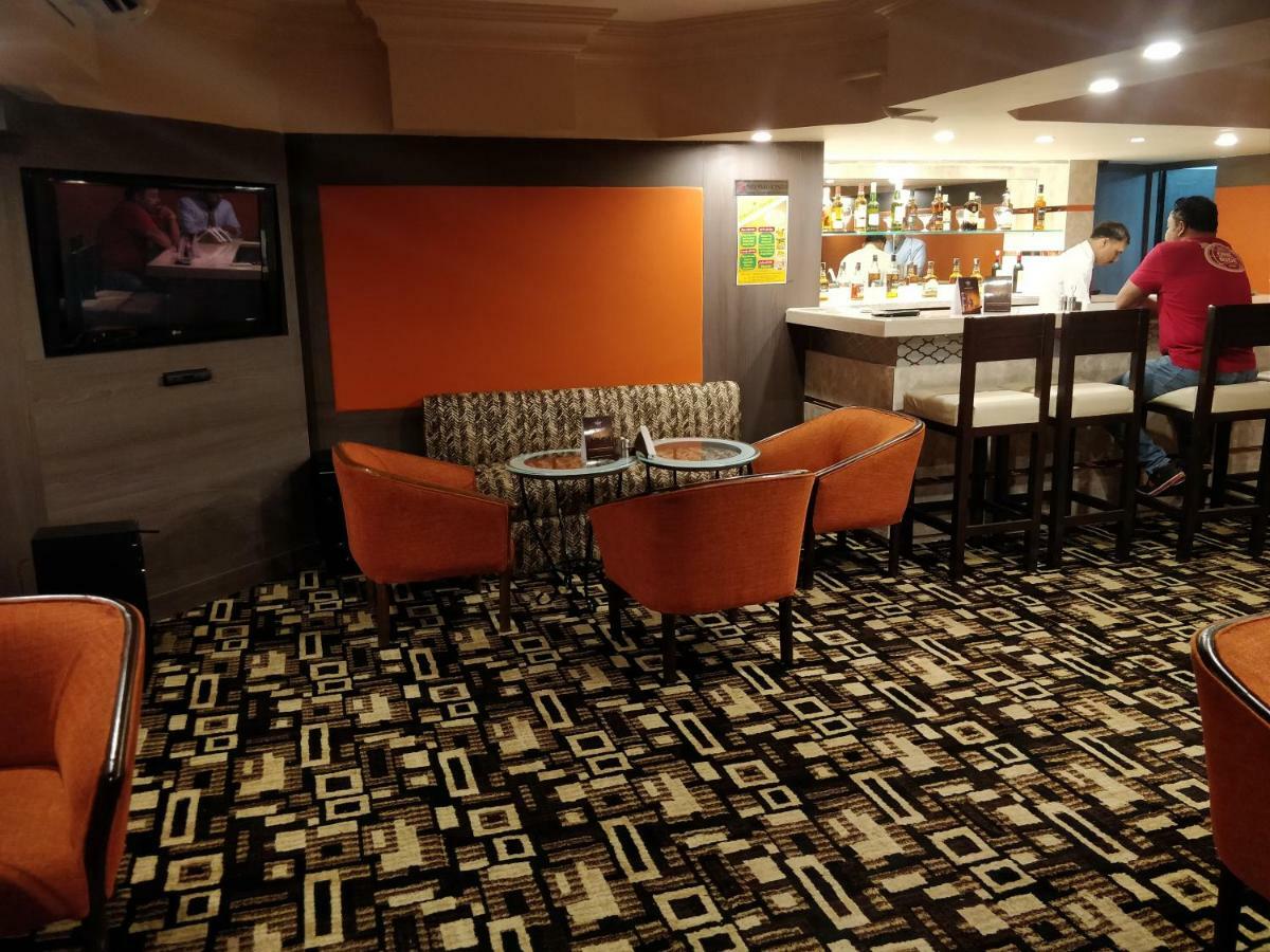 Hotel Hindusthan International, Варанаси Экстерьер фото
